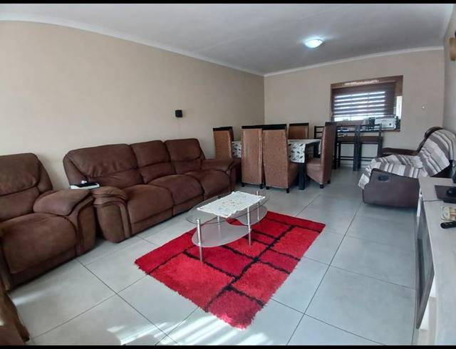 3 BEDROOM APARTMENT FOR SALE IN NEW REDRUTH
